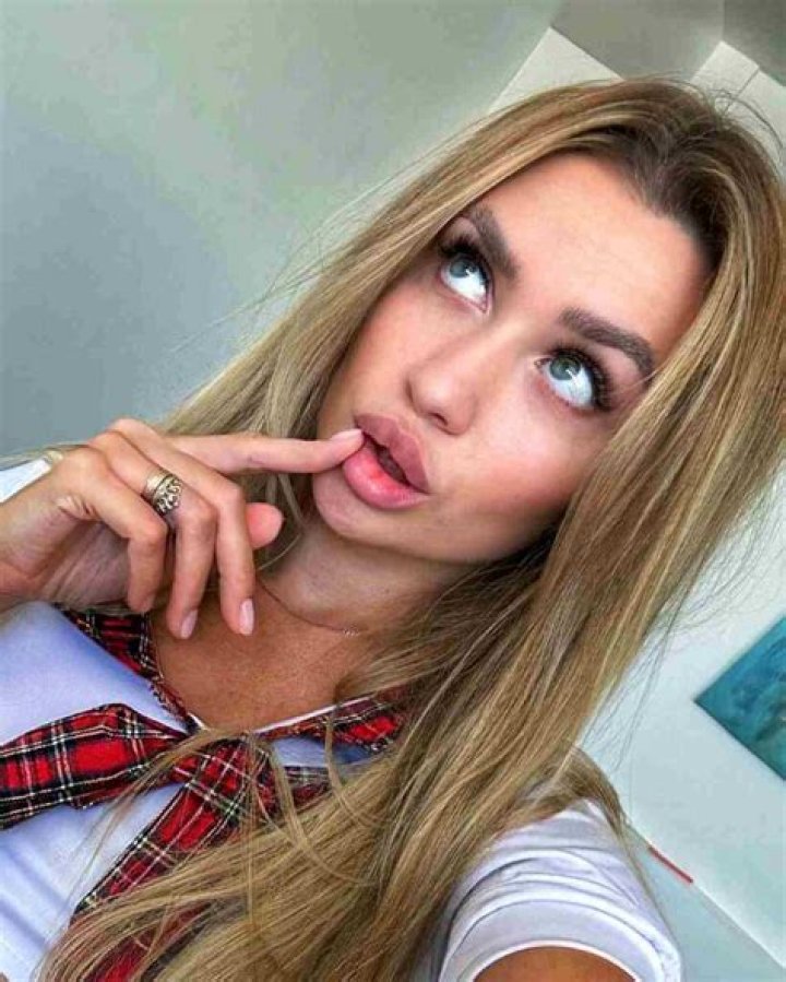 Lucia Whalen Bremer Height, Weight, Net Worth, Age, Birthday, Wikipedia, Who, Instagram, Biography